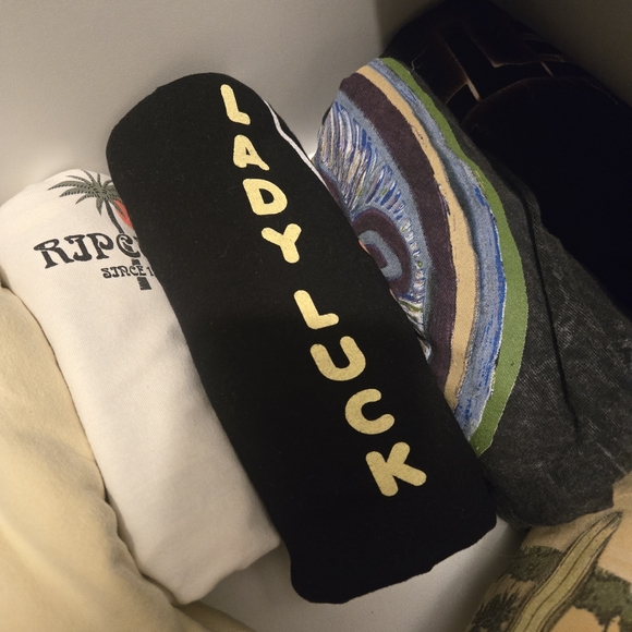 Las Vegas "LADY LUCK" RVCA Graphic Tee Size XL - Picture 3 of 3